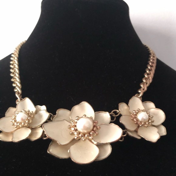 Vintaged Statement Necklace Enamel Flowers Gold tone Cuban chunky chain - Picture 3 of 12